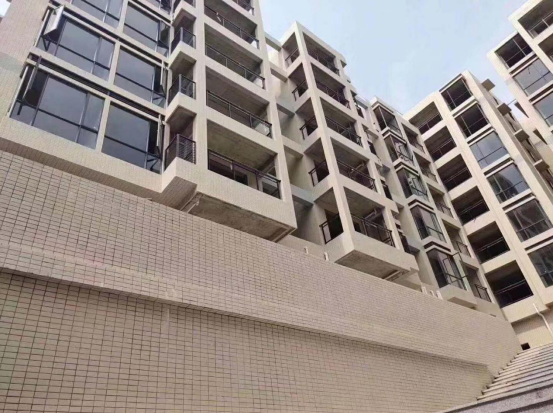 濱海藍(lán)灣一房二廳：47㎡低于市場價2000一平方