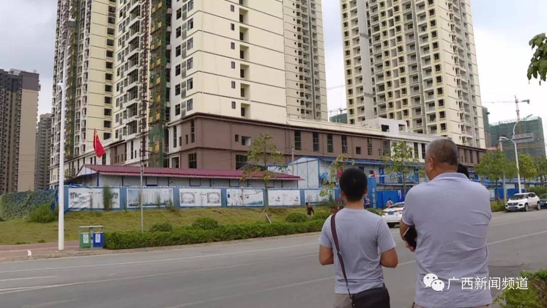 周邊商品房均價(jià)差不多一萬了