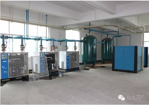 由房產所在地稅務機關參考同類房產