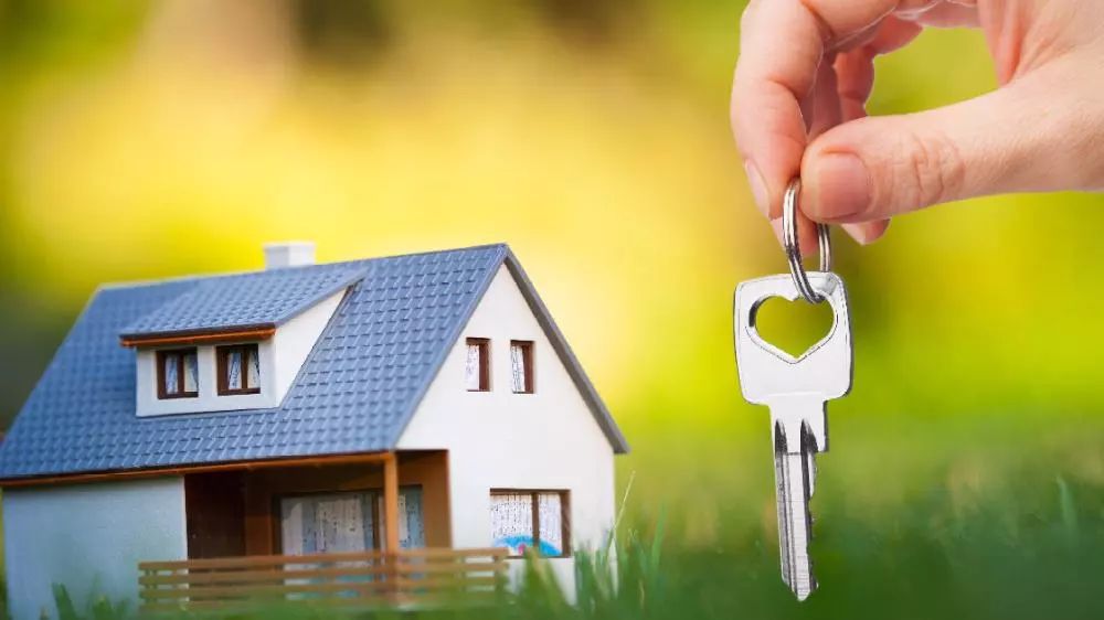 所以要請專業(yè)房產中介替自己打理購房事宜