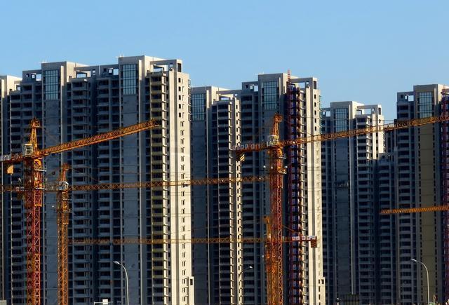 還會明目張膽地在回遷房的建筑質量上注水