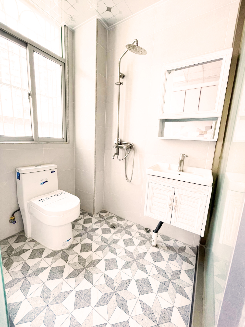 深圳石巖小產權房|云創大廈  68萬/套